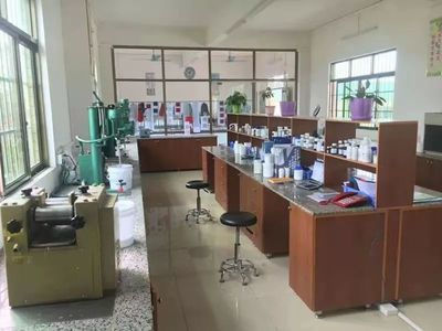 【專訪】楊明昌:專業(yè)環(huán)保油墨 點(diǎn)亮多彩生活